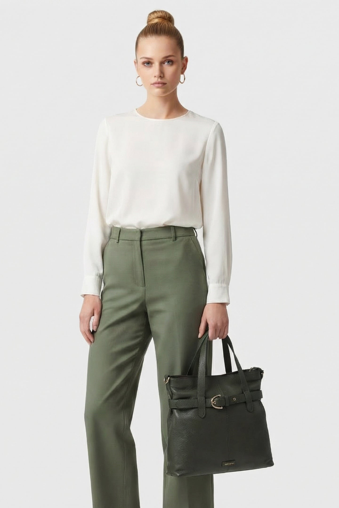 LARGE LEATHER TOTE BAG IN BLACK 1