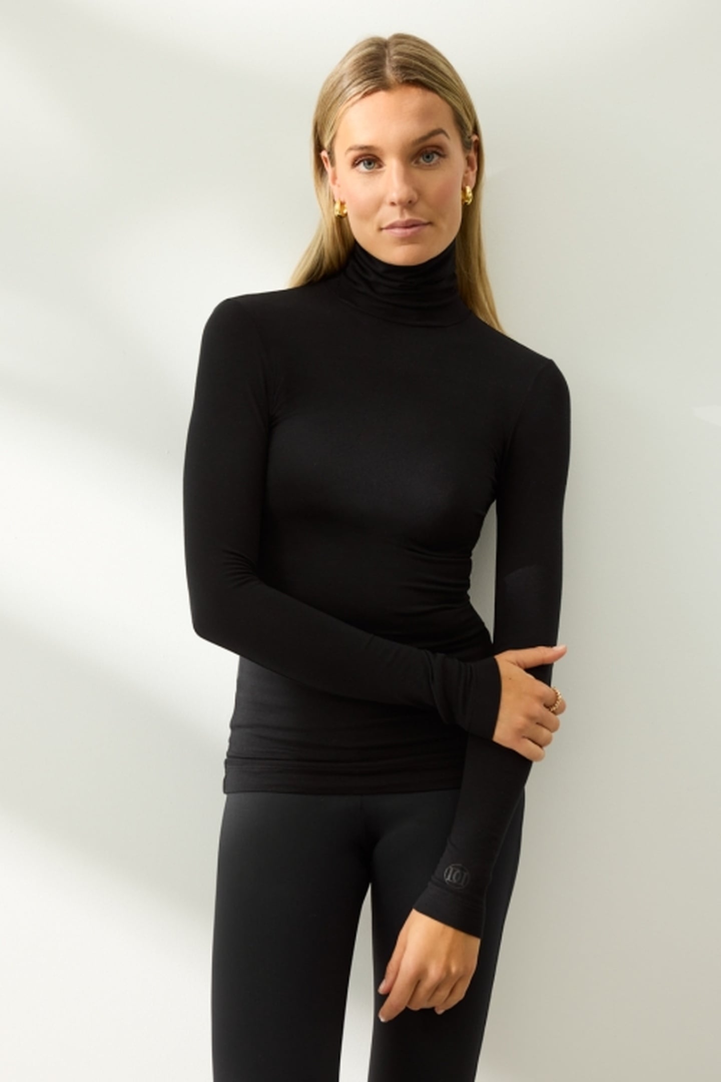 NOVA HIGH NECK BLACK 2