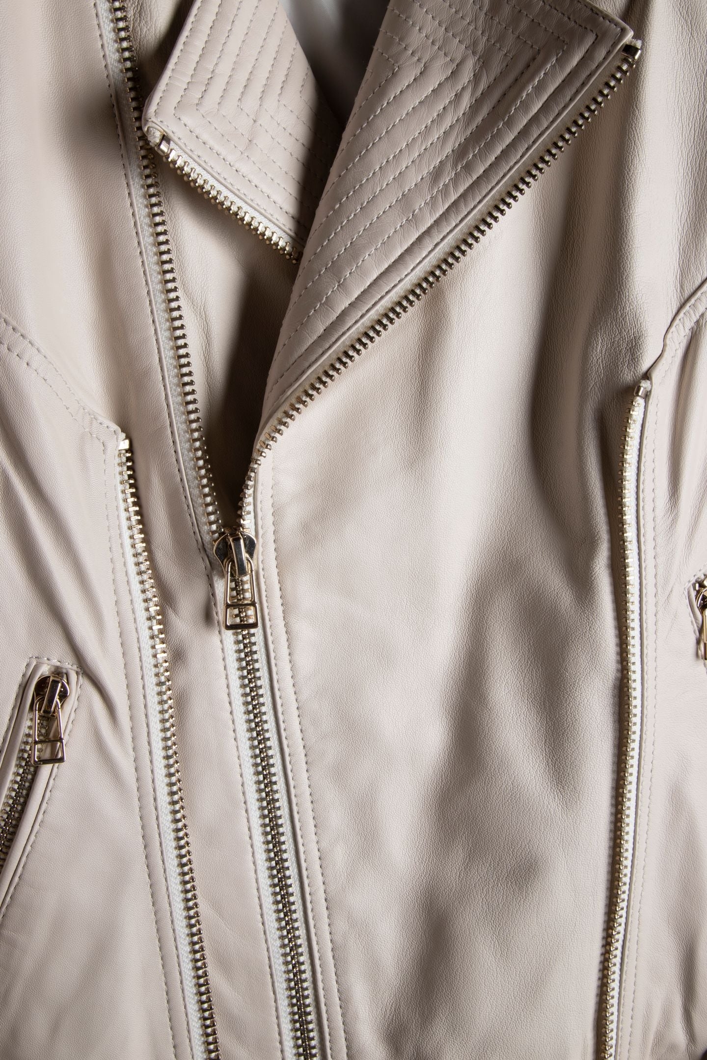 BROOKE WHITE SMOKE 4