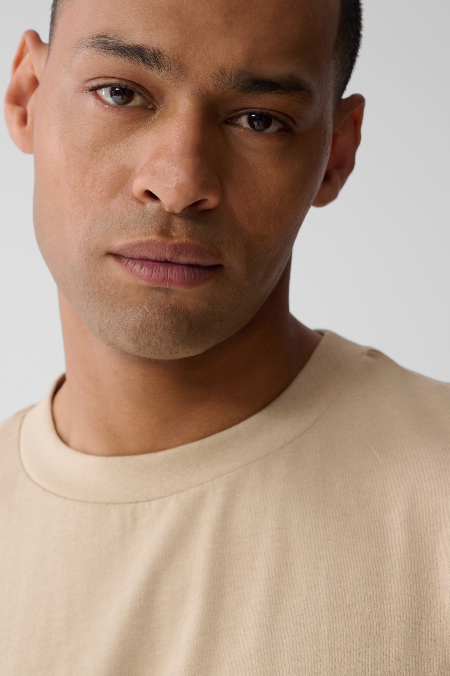 MA-SBTEXT BOX T-SHIRT SAND 6