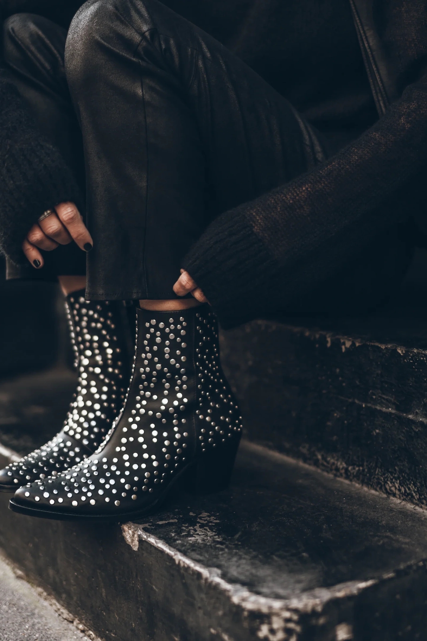 THE STUDDED LEATHER ANKLE BOOTS 2