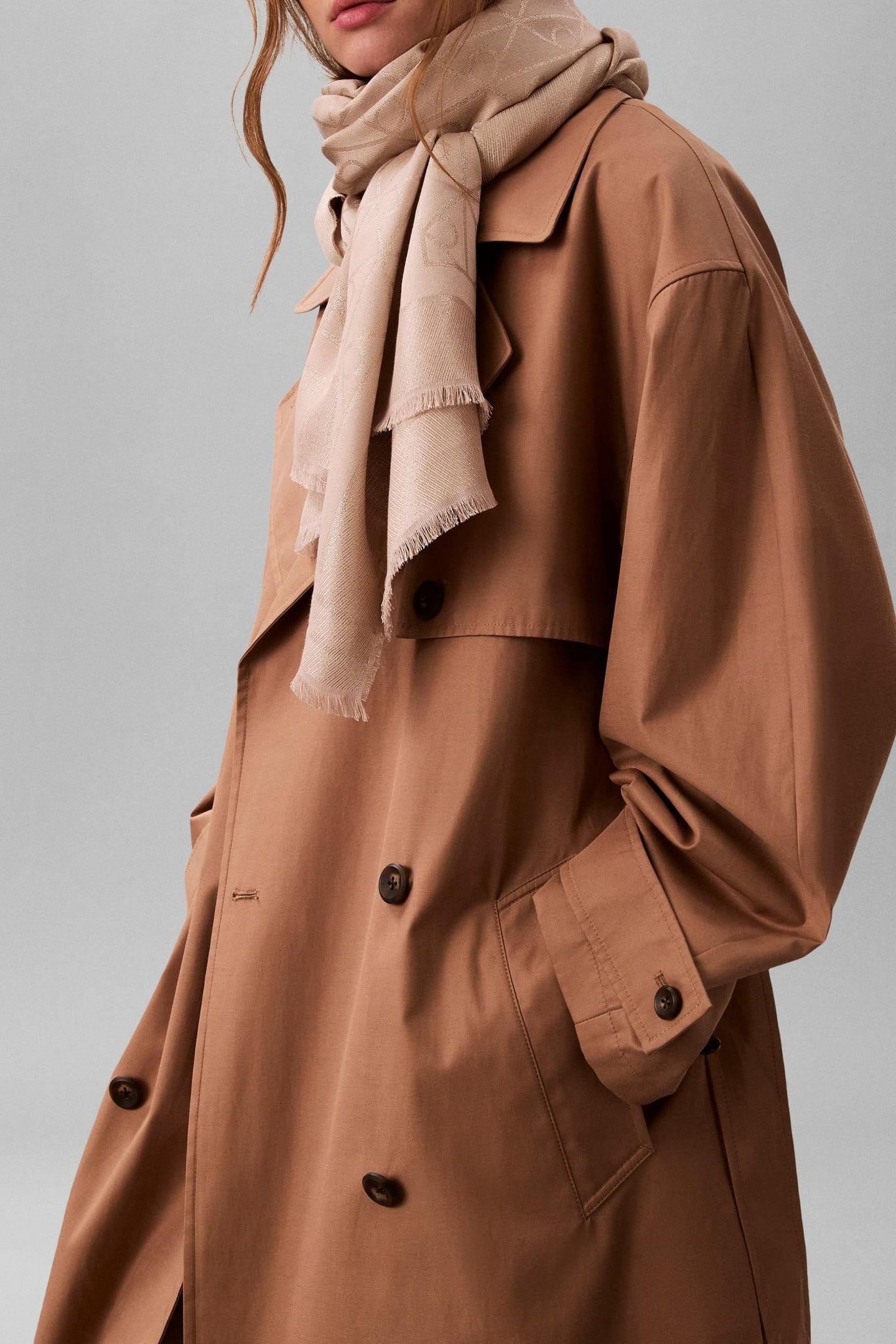 EMBLEM SHINE SIGNATURE SCARF OYSTER MUSHROOM 1