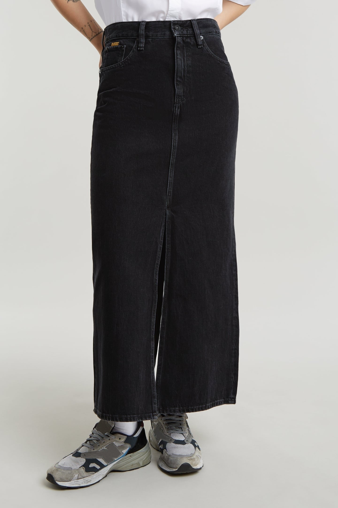 VIKTORIA LONG SKIRT WORN IN BLACK OBSIDIAN 2