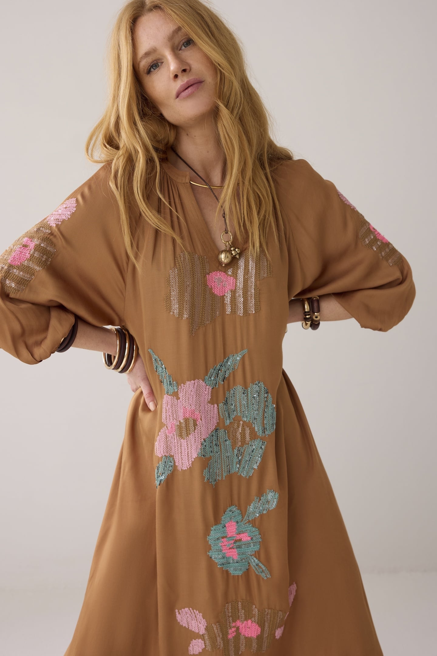 DRESS SOLID SATIN EMBROIDERED PEANUT 3