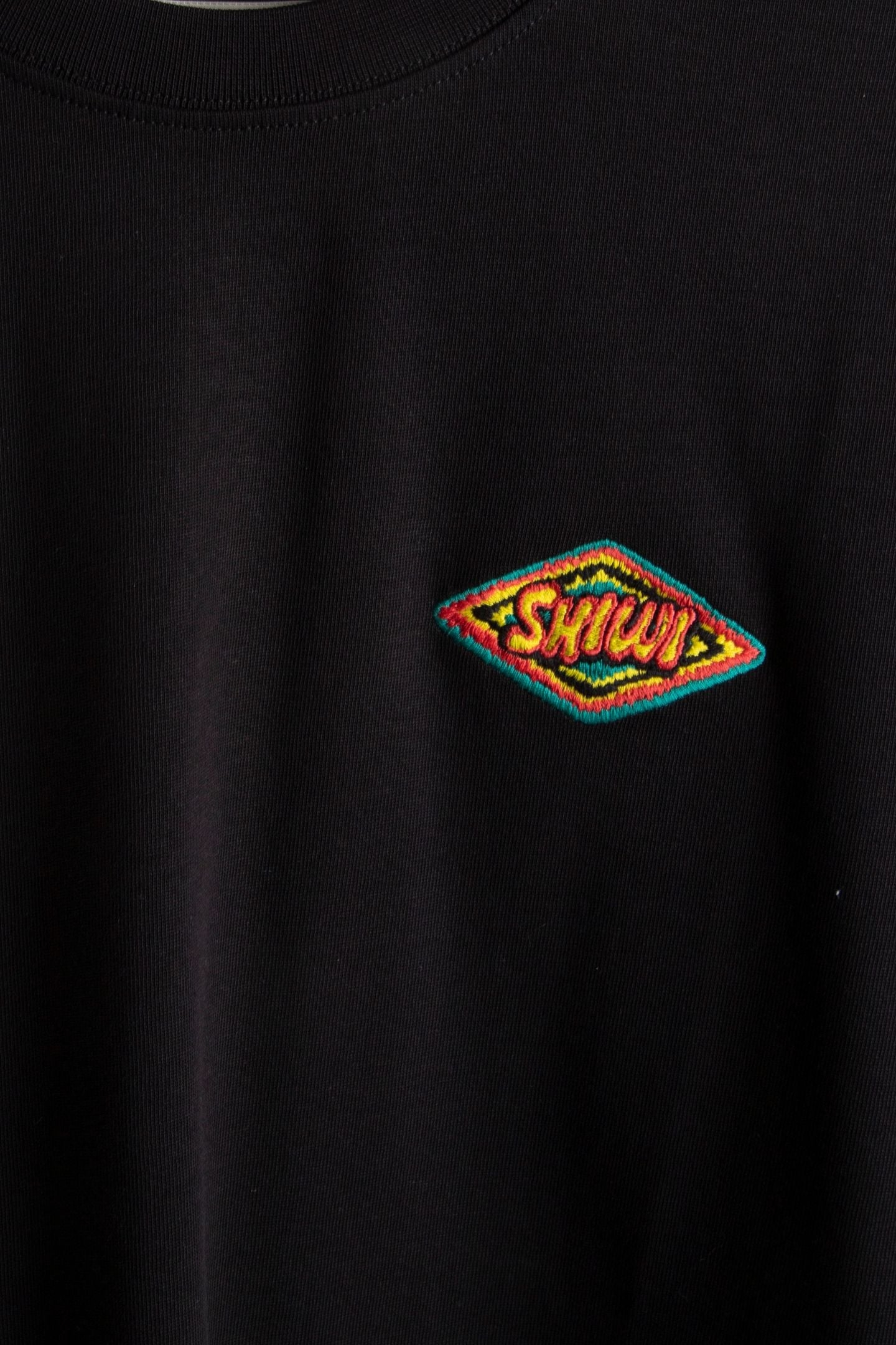 FINN RELAXED T-SHIRT SHIWI BADGE BLACK 4