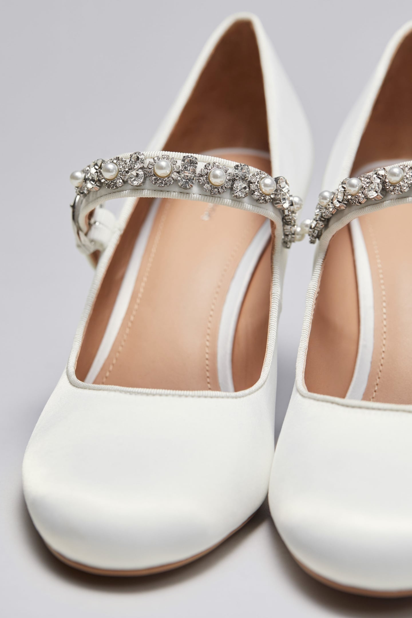 TIFFANY PUMP WHITE 5
