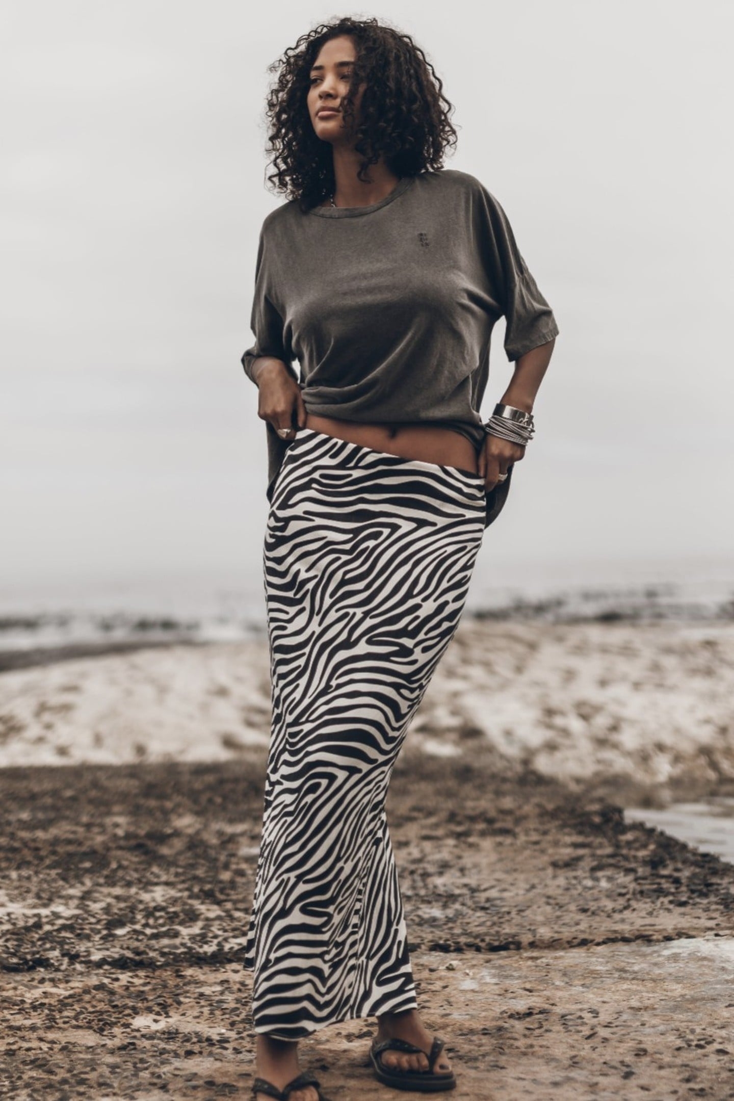 THE DARK FADED LONG LOOSE COTTON T-SHIRT BLACK 2