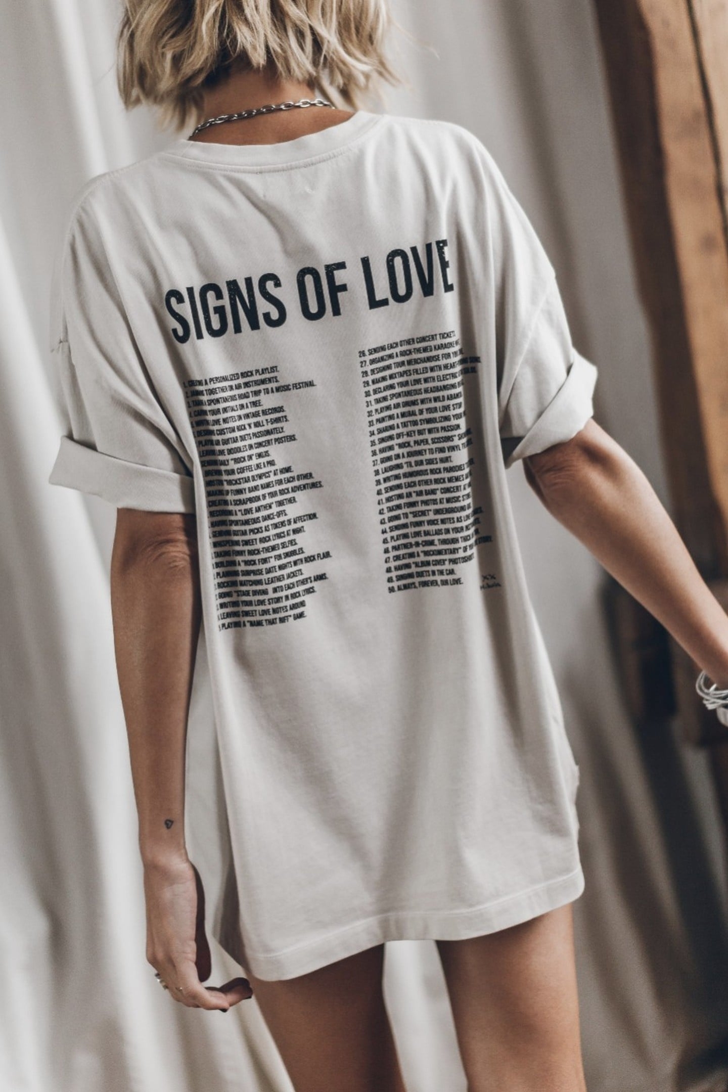 THE LIGHT LOVE SIGNS UNISEX T-SHIRT WHITE 3