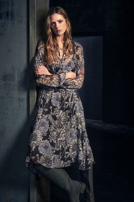 DRESS WITH FLORAL PRINT WARM GREY / LIGHT LILAC 1