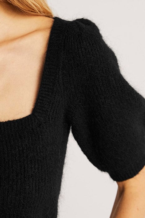 SQUARE NECK FLUFFY JUMPER BLK 4