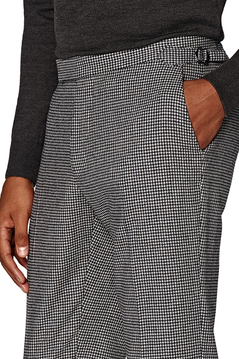 BLACK HOUNDSTOOTH THREE-PIECE HAVANA SUIT 7