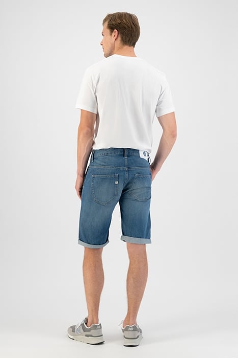 CARLO SHORT MEDIUM WORN 4