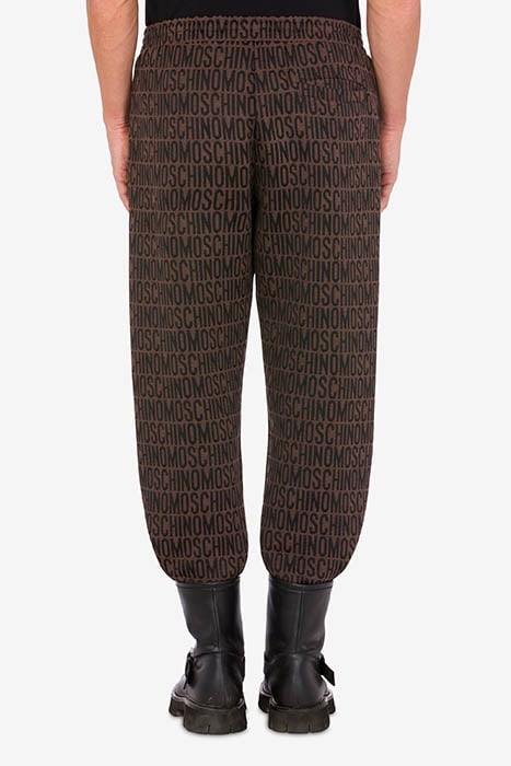 JOGGING IN ALLOVER LOGO JACQUARD FLEECE BROWN 2