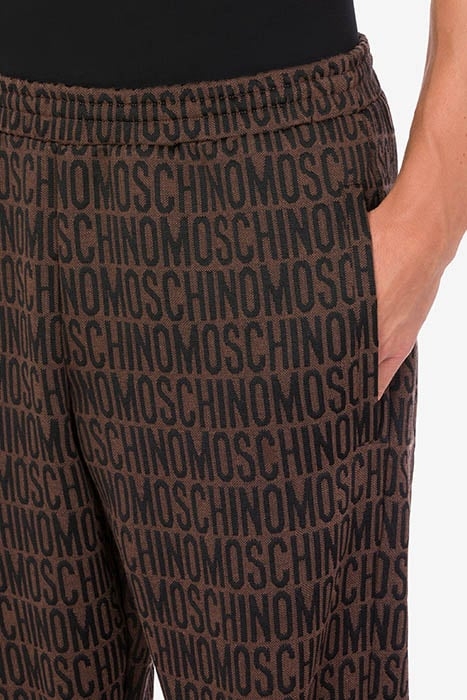 JOGGING IN ALLOVER LOGO JACQUARD FLEECE BROWN 4