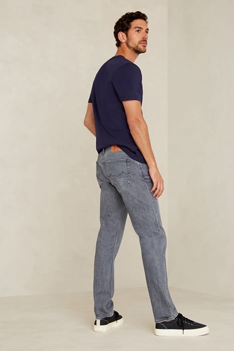 EDRIC CARSON FLINTSTONE GREY WORN 2