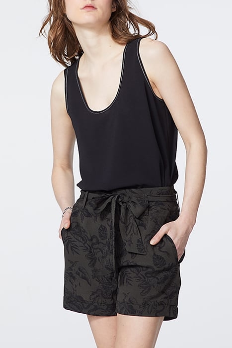 BLACK CRÊPE TOP, METALLIC COLLAR 1