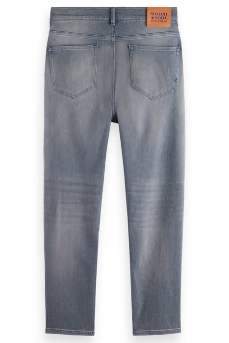 THE DROP REGULAR TAPER JEANS ON BOARD 5