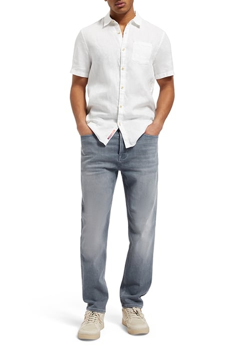 THE DROP REGULAR TAPER JEANS ON BOARD 3