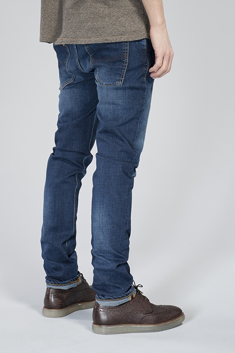 GRIM TIM CROSSHATCH WORN IN 2