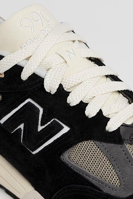 M990TE2 SNEAKERS IN BLACK 8