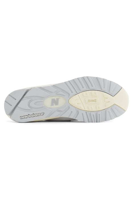 M990TC2 SNEAKERS IN SEA SALT 5