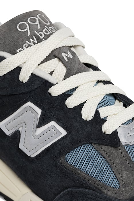 M990TB2 SNEAKERS IN NAVY 8