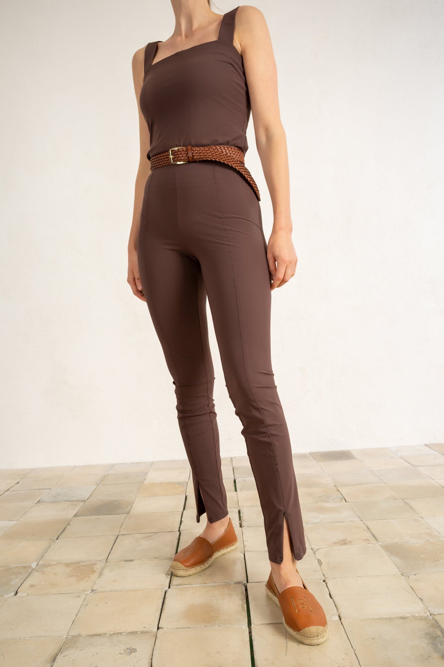LEGGING PANTS WITH SPLIT BLACK COFFEE 3
