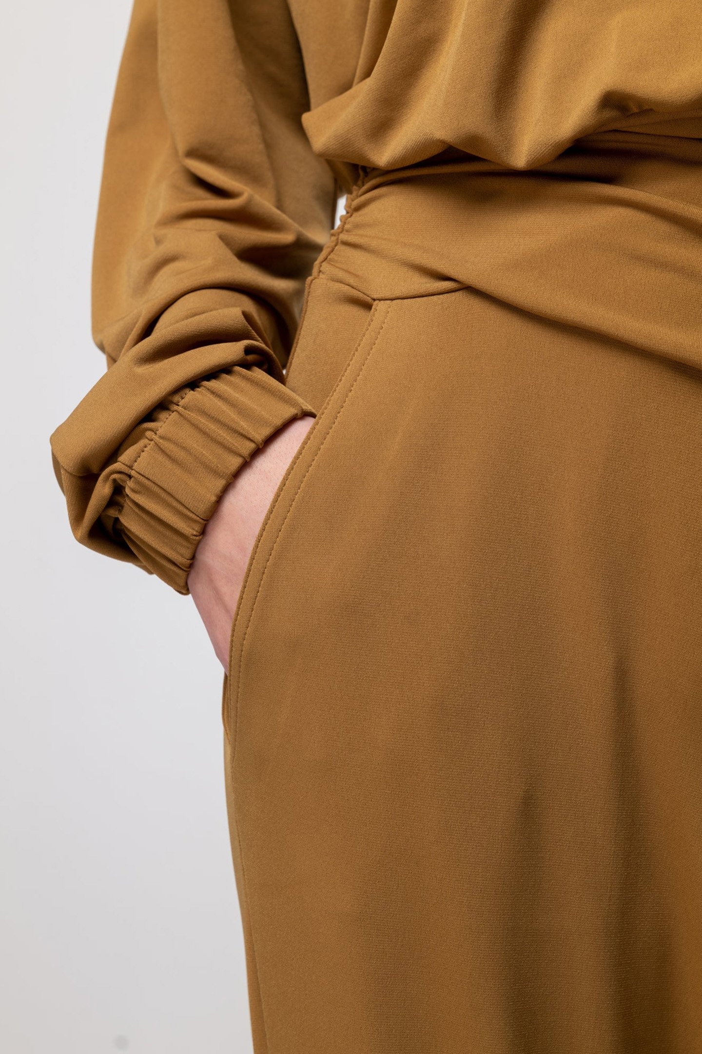 SLEEK RIPPLE PANTS BREEN 5