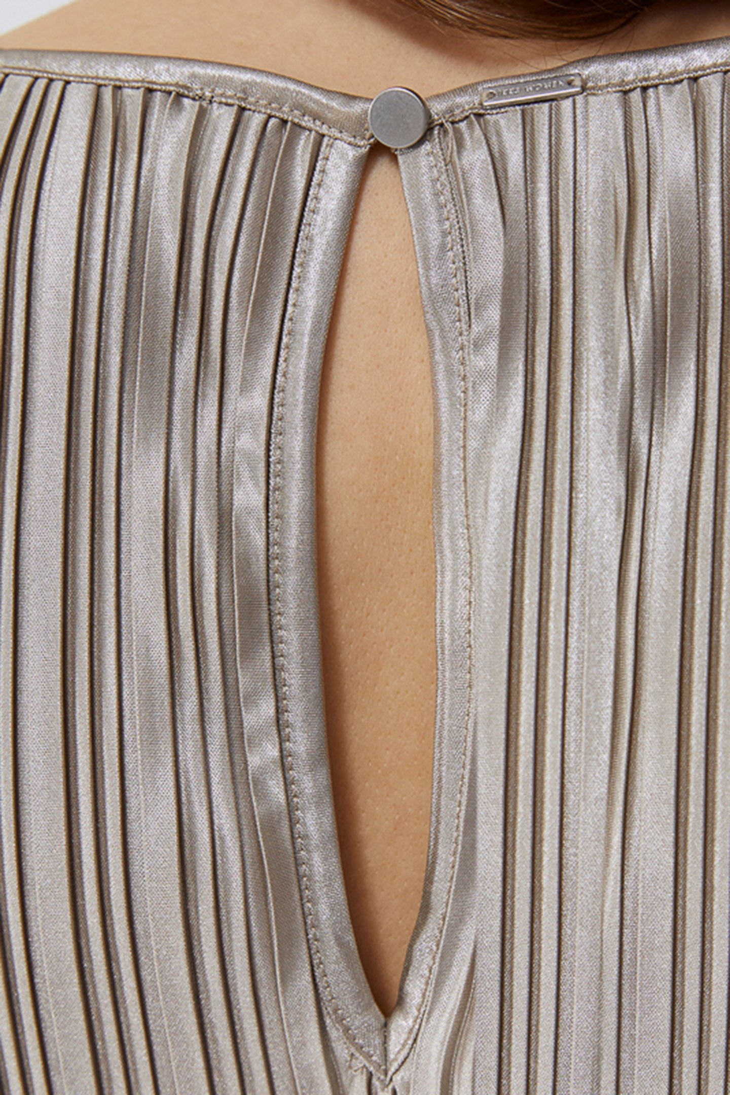 GOLD PLEATED CROPPED TOP 3