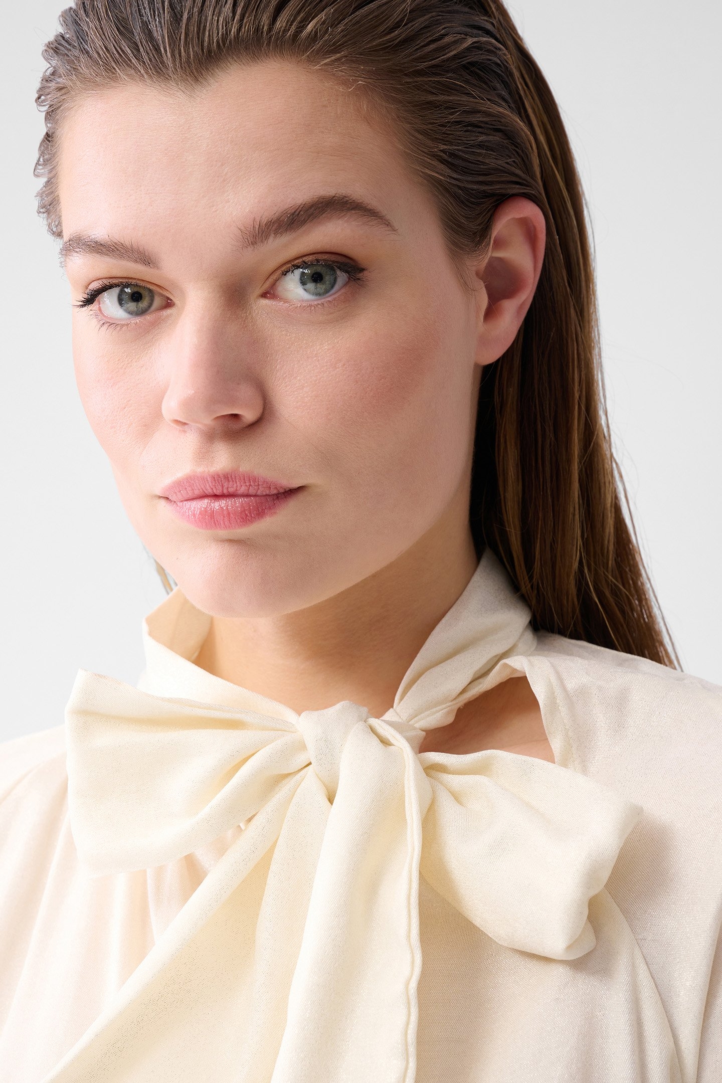 LA-SBSHINE BOW BLOUSE OFFWHITE 6