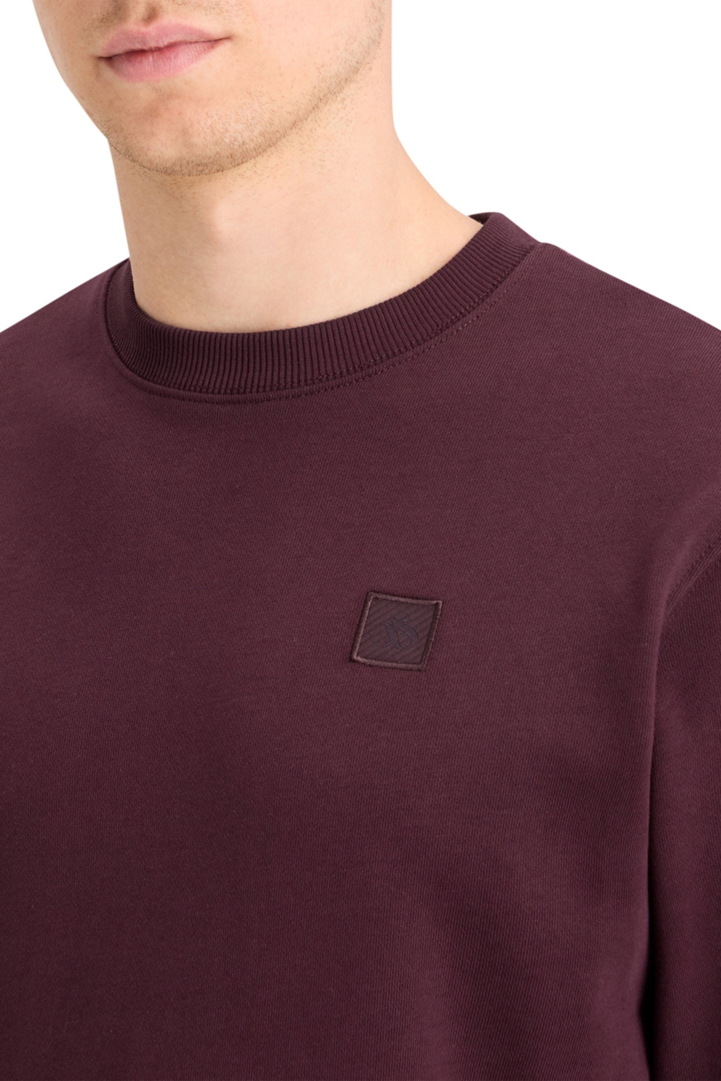 ESSENTIAL LOGO BADGE CREW DARK GRAPE 6