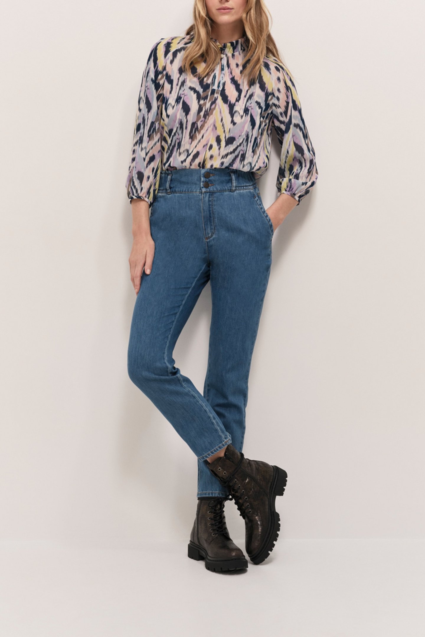 LE THYLANE - MEDIUM WASH CHINO JEANS 2