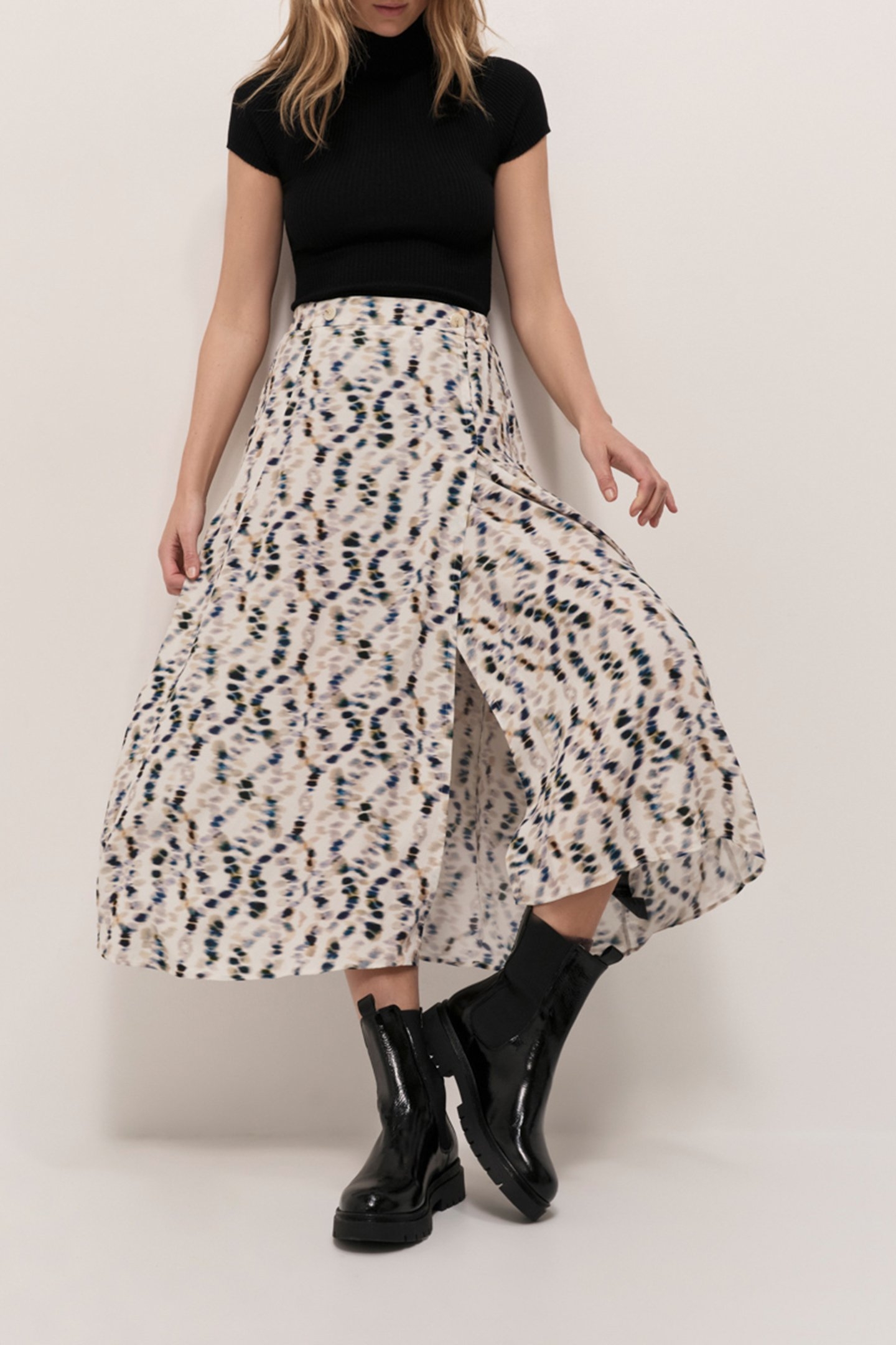 JACA - OFF WHITE LONG SKIRT WITH PEARL TREASURE PRINT 4