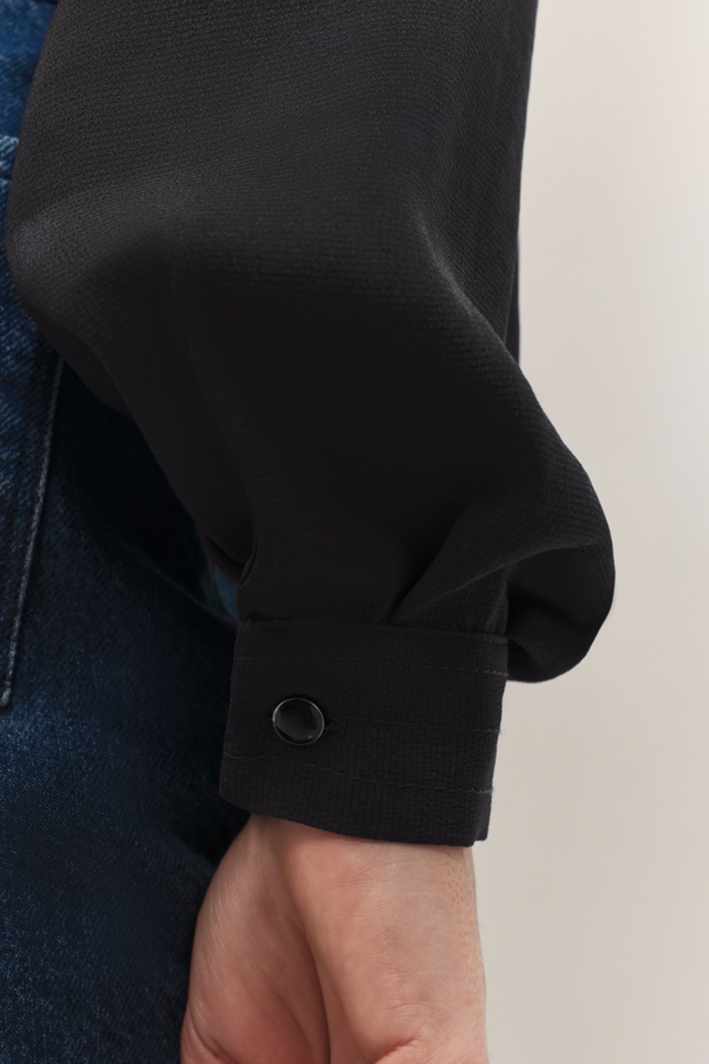 CYRILLE - BLACK FLOWING BLOUSE WITH LAVALLIÈRE COLLAR 6