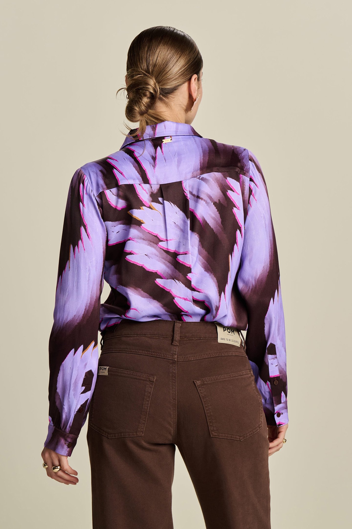 BLOUSE - MILA SATIN FEATHERS BROWN 2