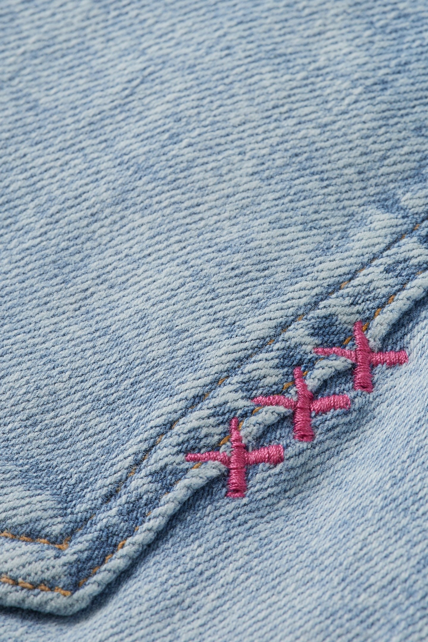 HAUT SEASONAL ESSENTIALS — DAYLIGHT 8