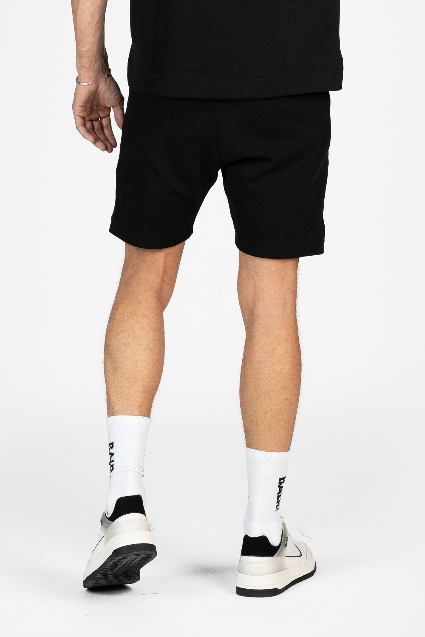 Q-SERIES REGULAR FIT SHORTS JET BLACK 2