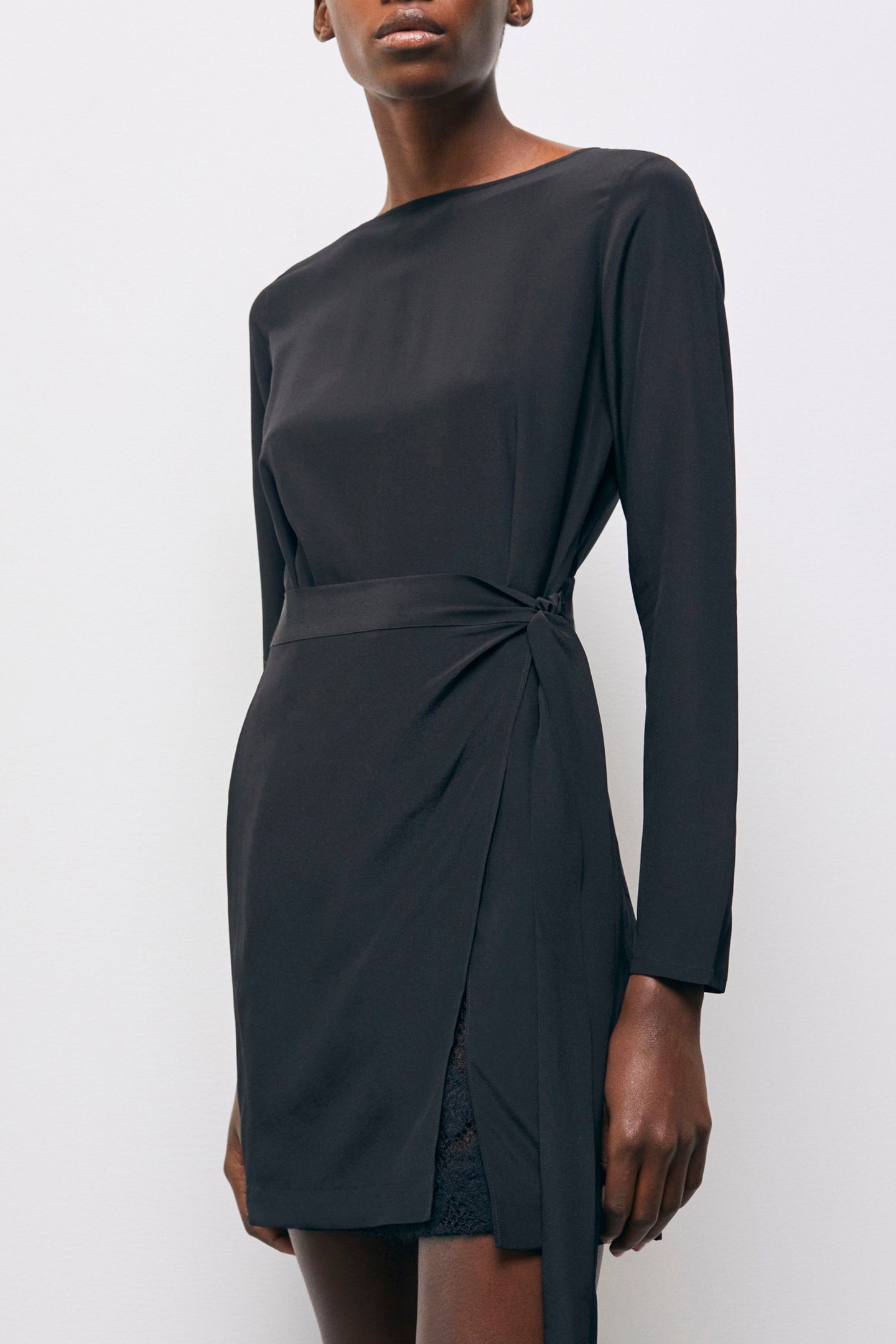 SHORT DRESS WITH LONG SLEEVES AND LACE SKIRT BLACK 5