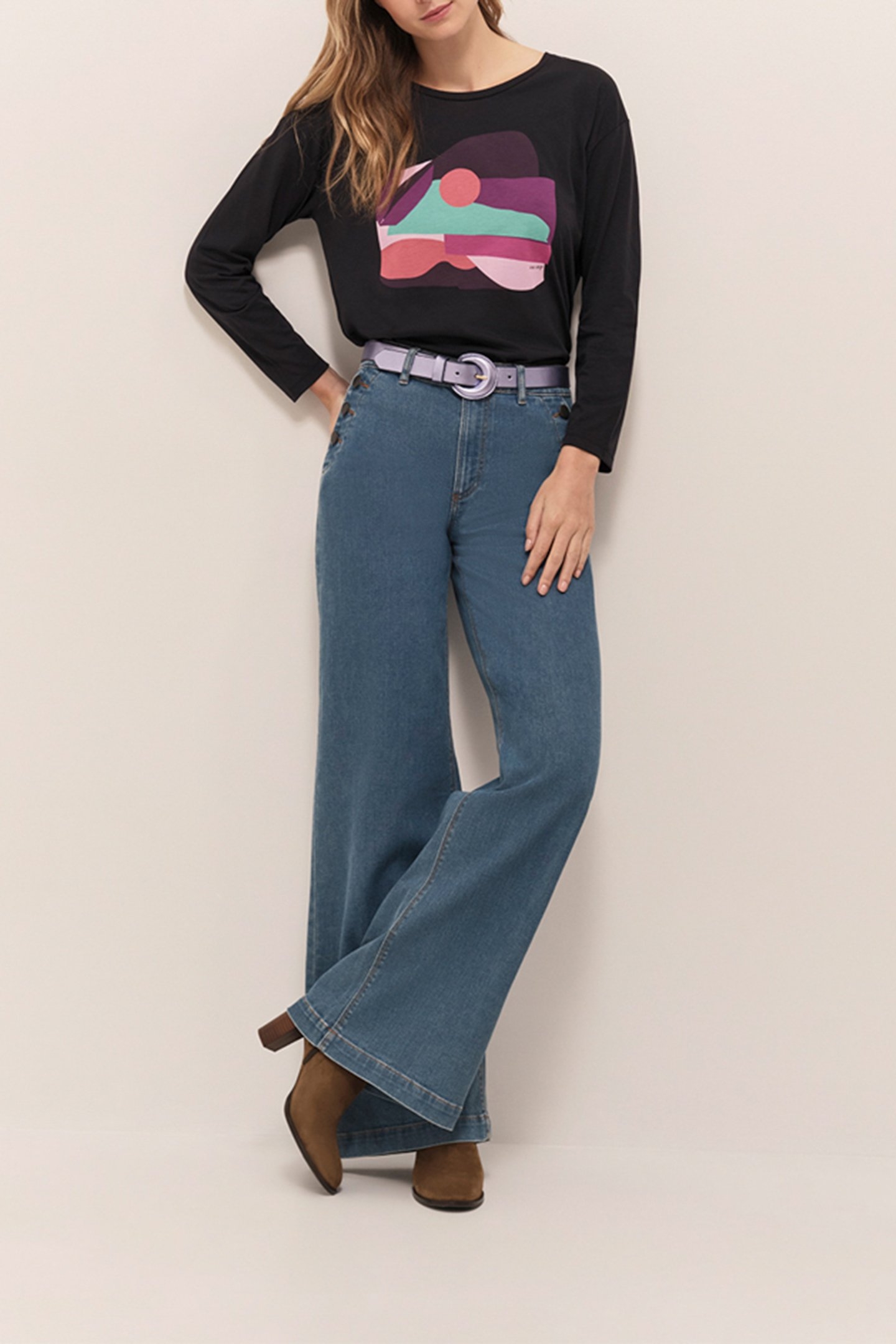 MEZZO - NAVY BLUE T-SHIRT WITH ABSTRACT LANDSCAPE DESIGN 4