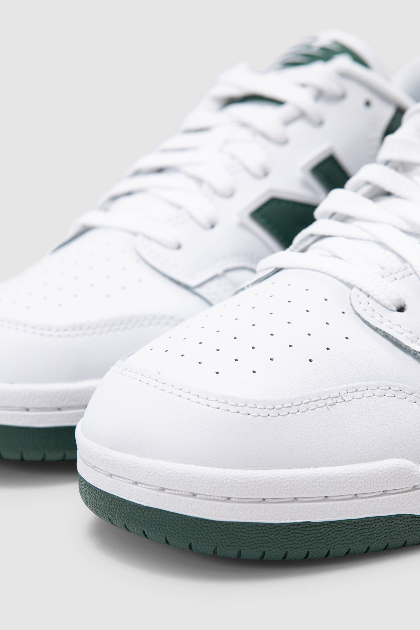 NEW BALANCE 480 WHITE AND GREEN TRAINERS 5