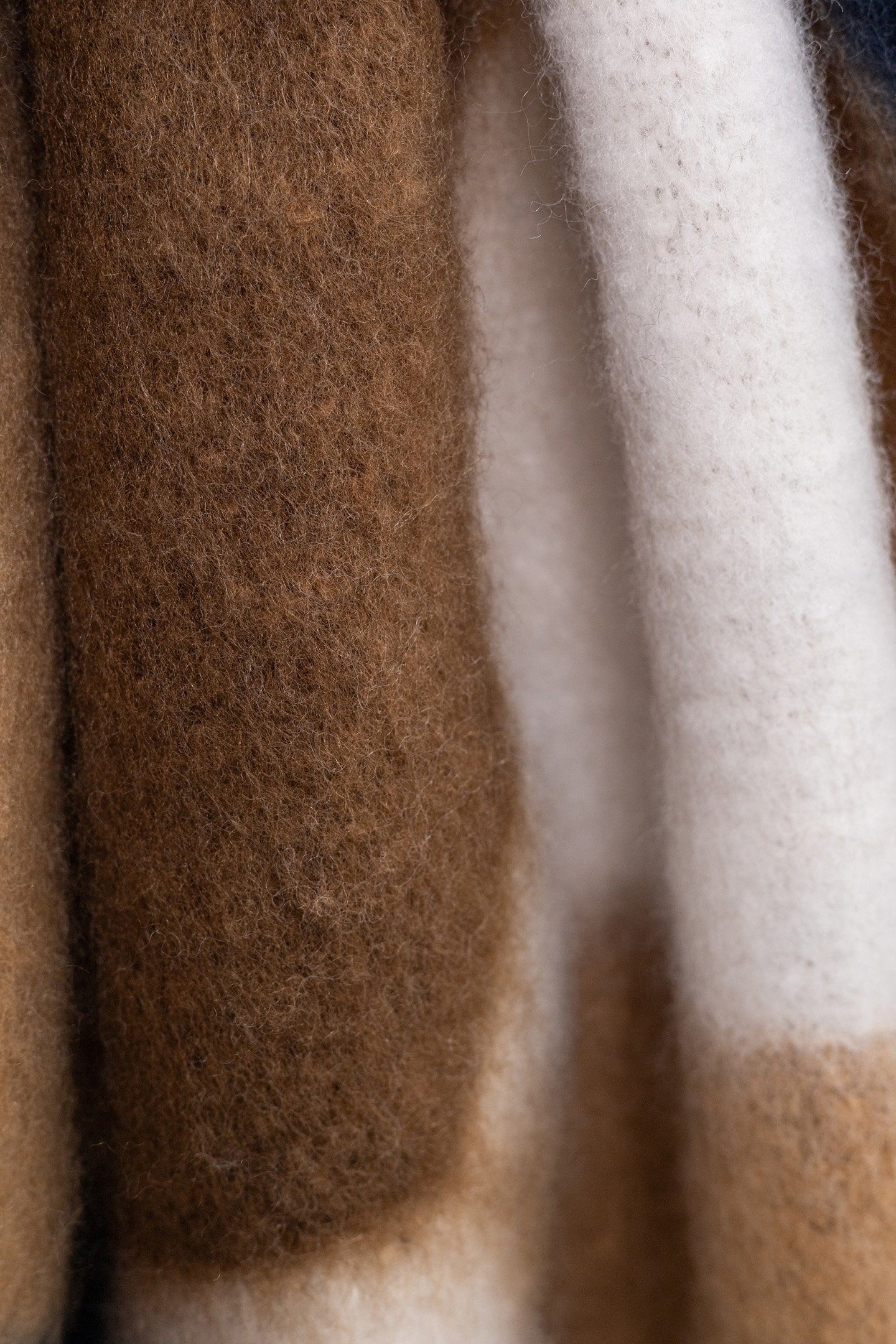 NAVY GRAPHIC SCARF 3