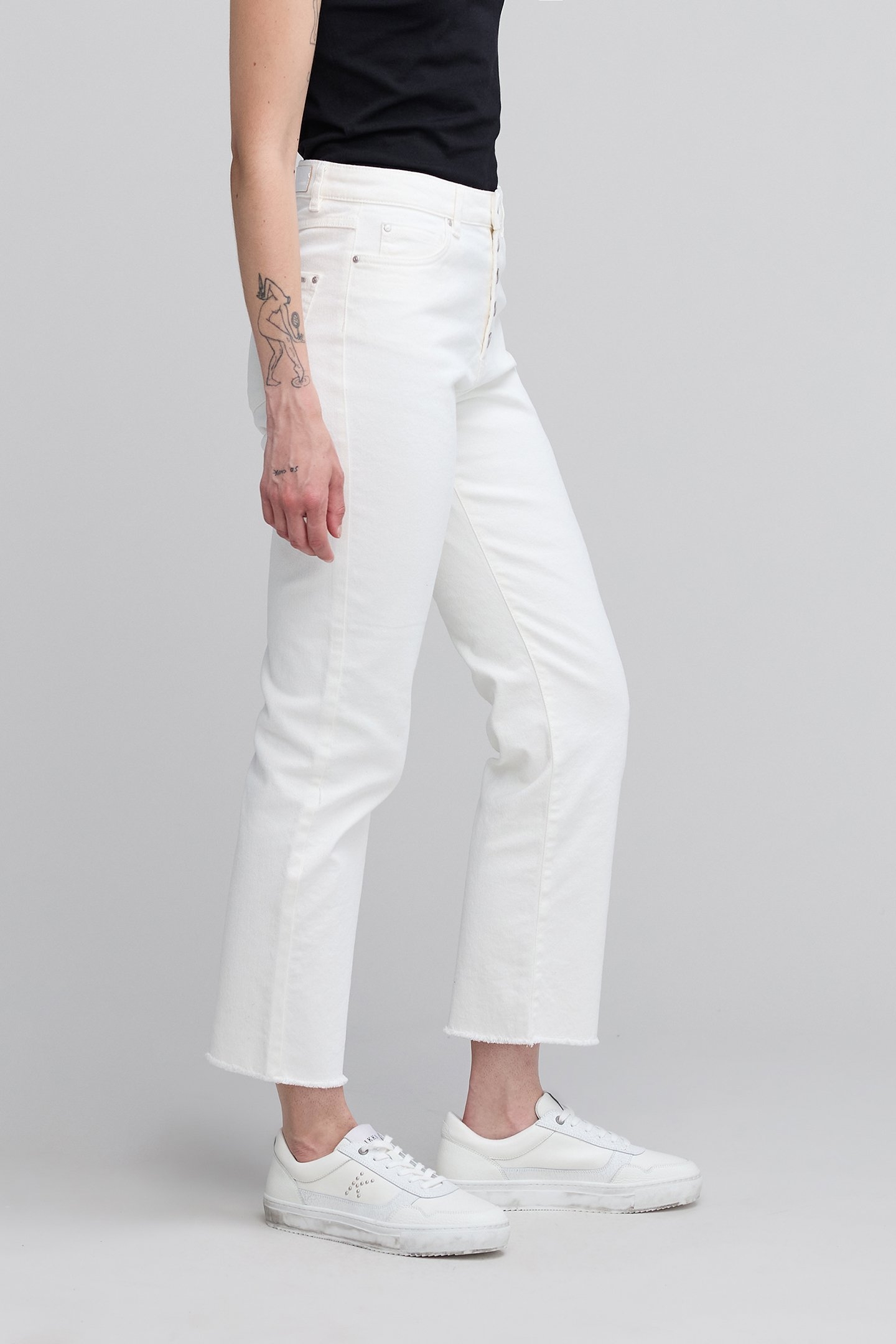 IVORY STRAIGHT BUTTONED JEANS WITH FRINGED BOTTOM 4