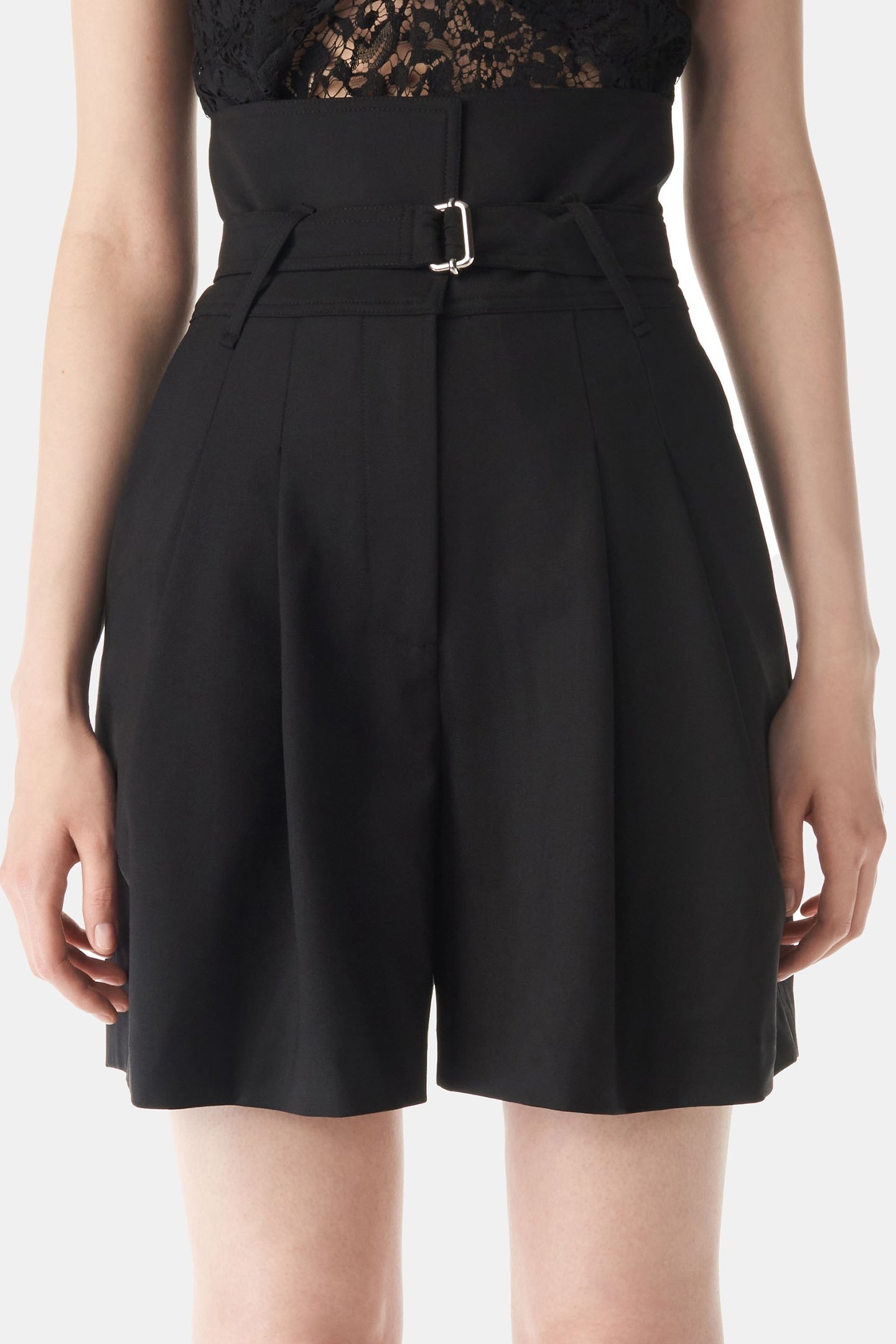 LATY SHORT BLACK 1