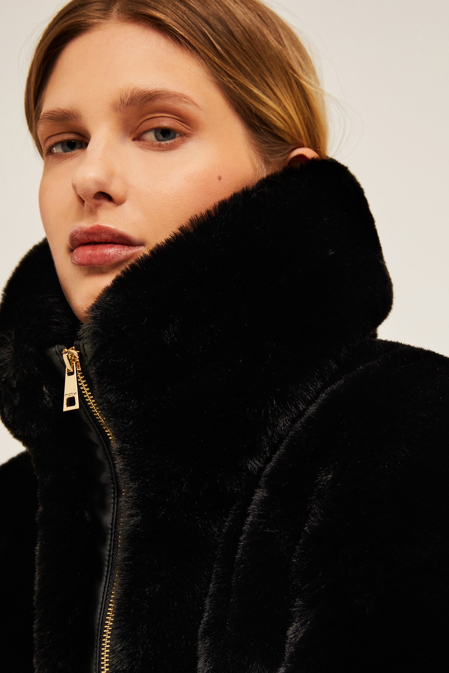 PLUSH CAPE WITH PADDING BLACK 5