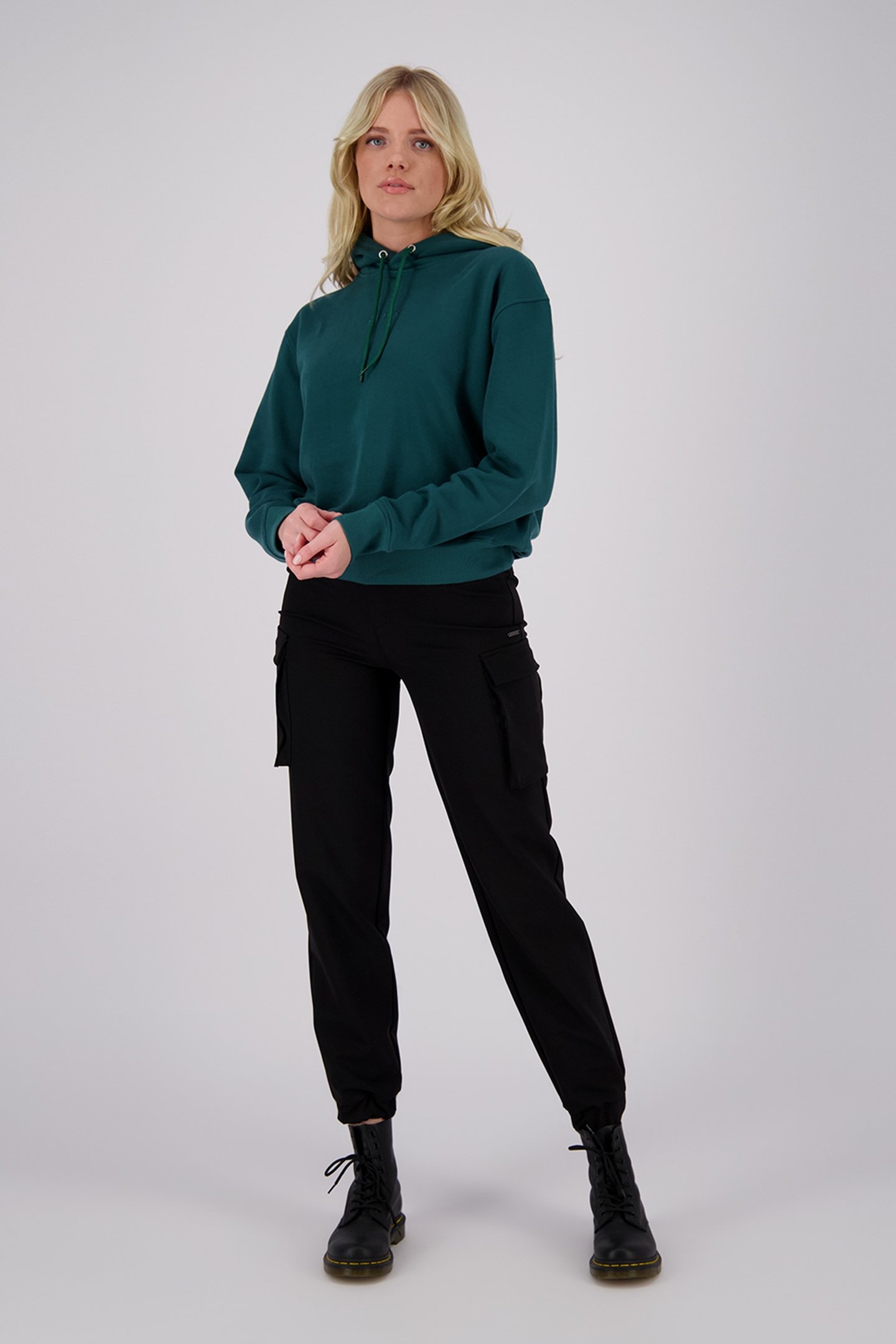 NADINE SWEATERS SACRAMENTO 1