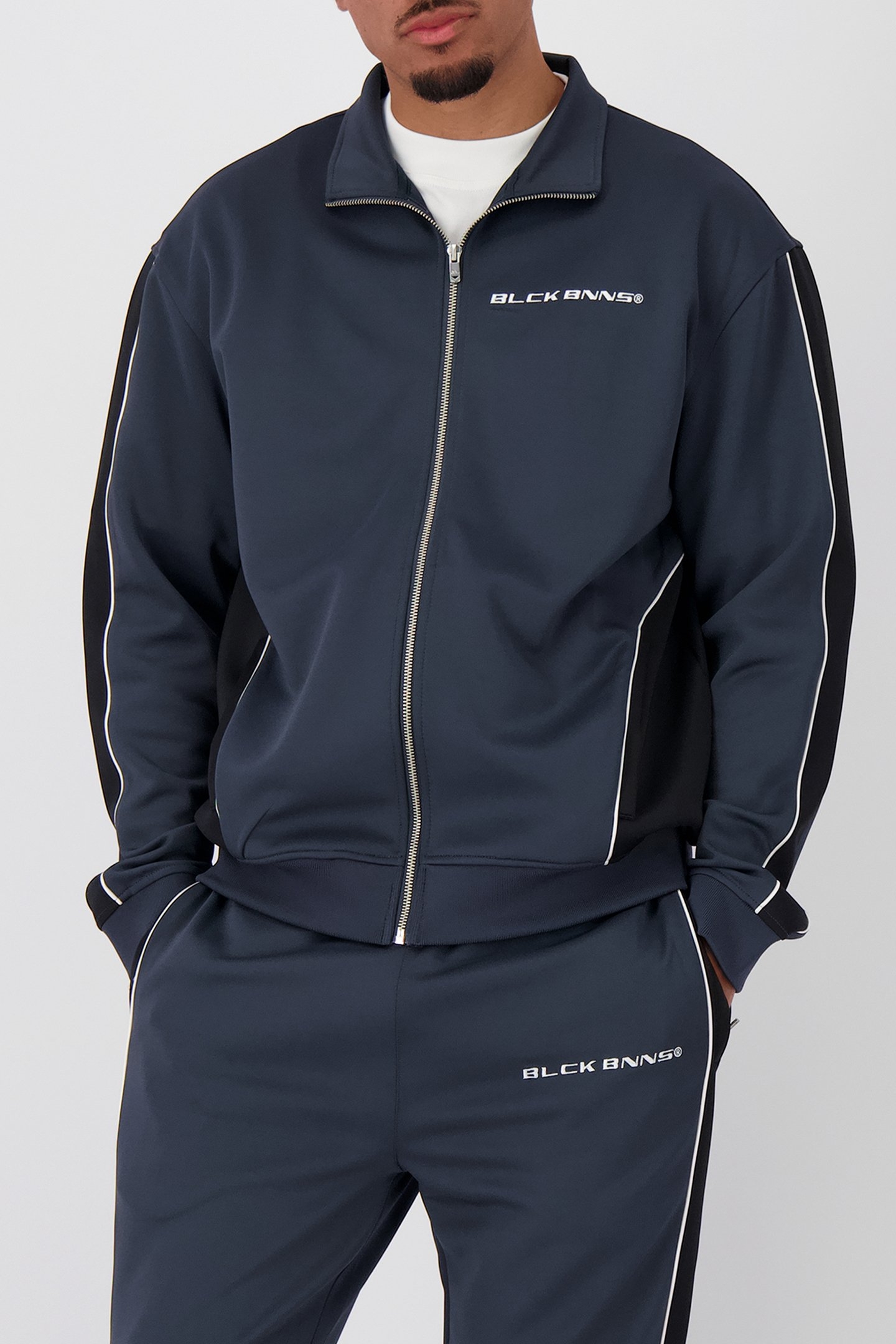 PANEL-V1 TRACKTOP CHARCOAL 1