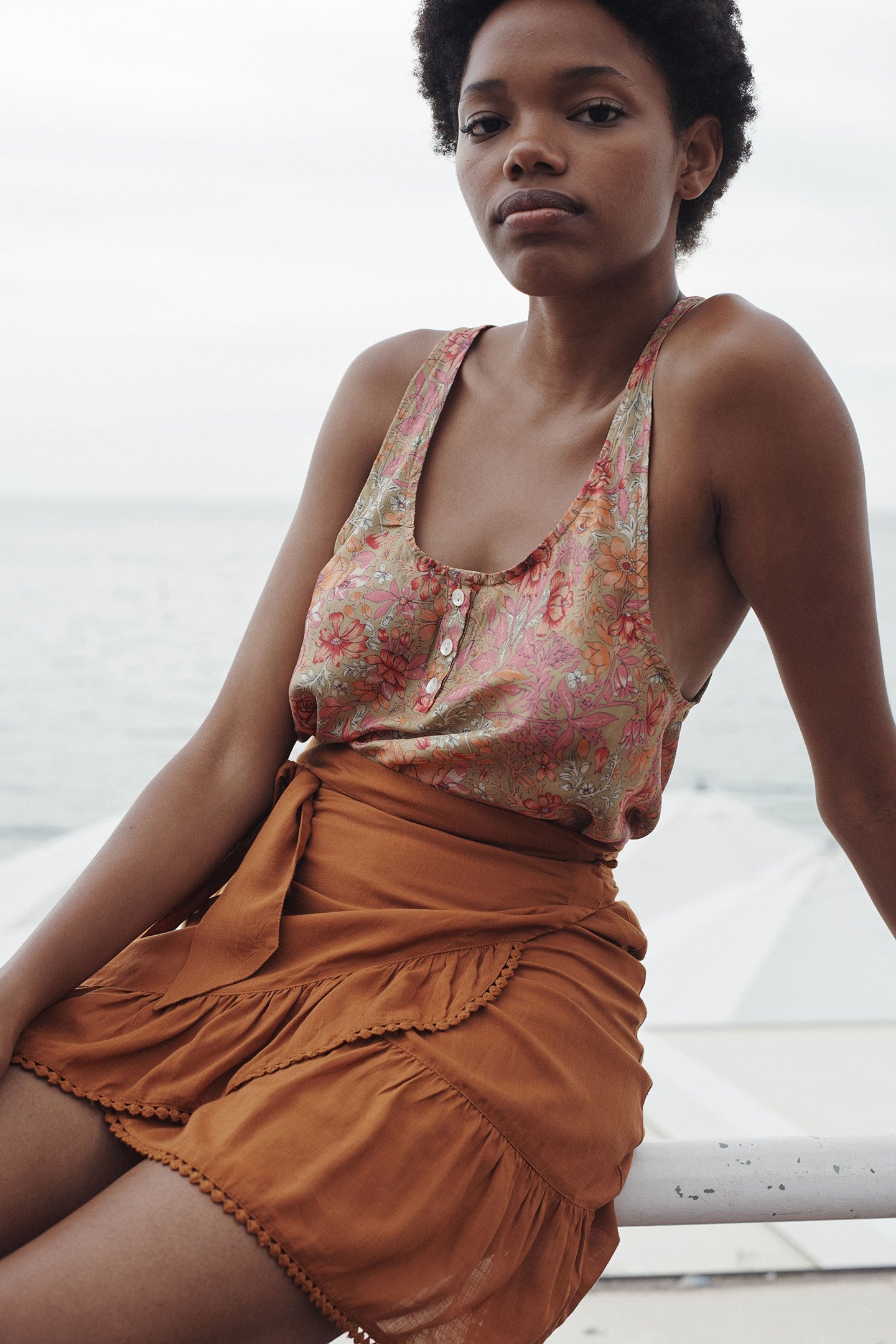 TOP ANNA KHAKI MULTI FLOWERS 2