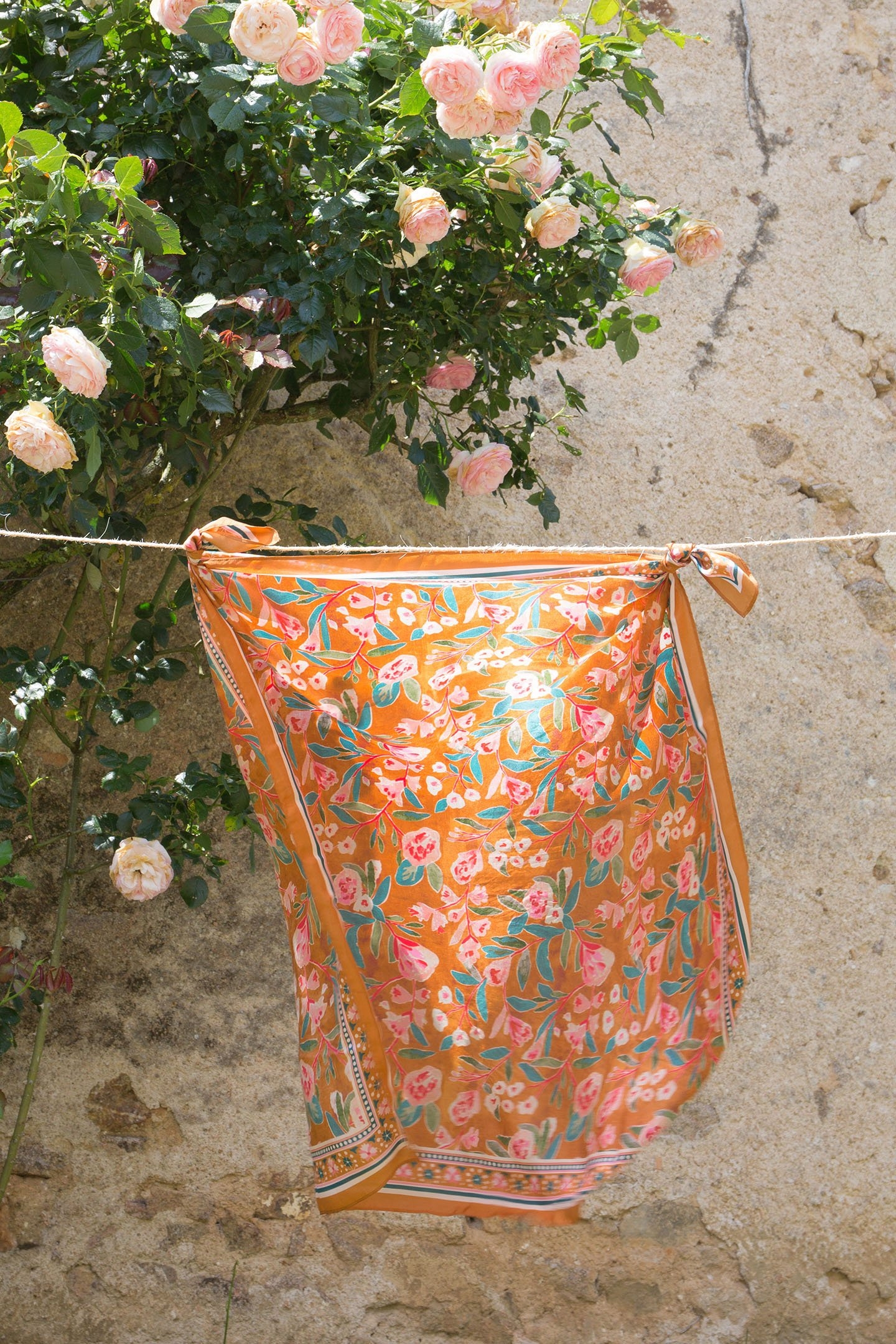 WOVEN SCARF ROMY (100X100) CINNAMON POPPY BLOOM 1