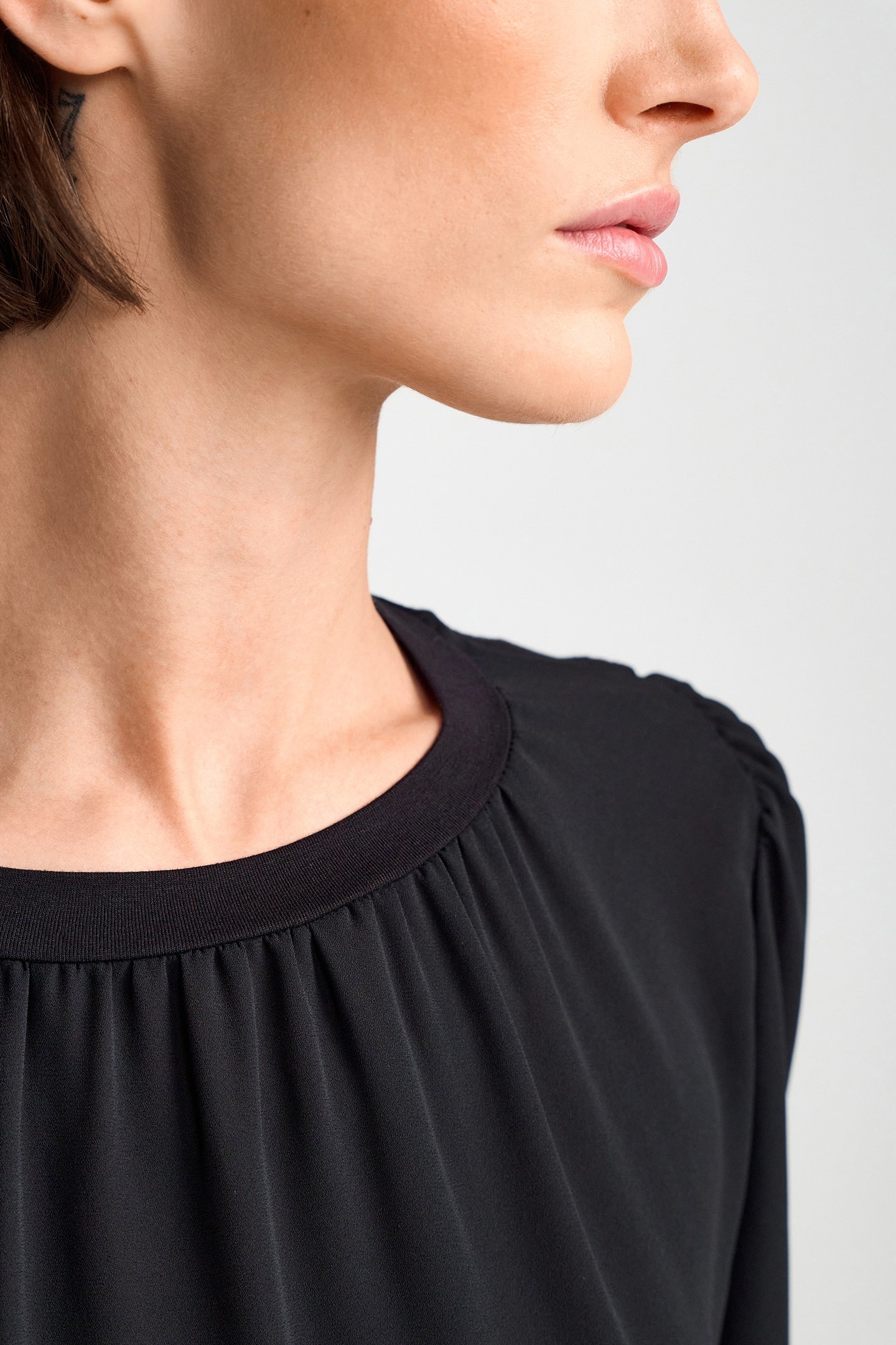 MAT MIX BLOUSE BLACK 5