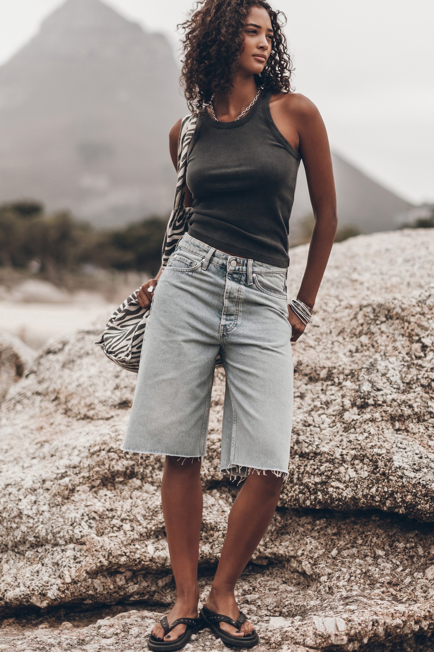 THE BLUE DENIM BERMUDA SHORT 3